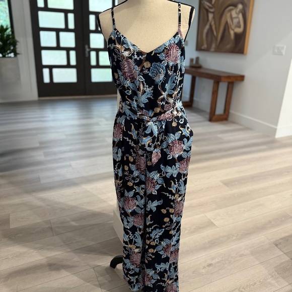 Vince Camuto Pants - Like NEW! Vince Camuto Poetic Blooms Printed Jumper Size 10